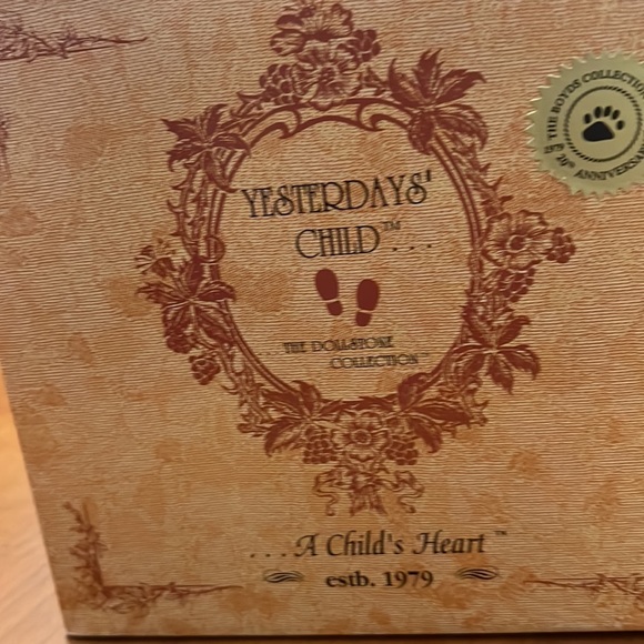 NIB Set Of 5  The Original Yesterdays Child Figurines - Picture 11 of 12